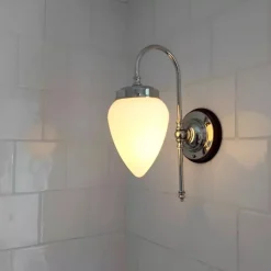 Karlskrona Lampfabrik Badrumslampor - Vägg|Badrumslampor - Vägg|Badrumslampa - Blomberg 80 nickel, opalvit droppe