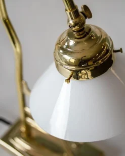 STILARS di GOBBI ANGELO S.n.c. Bordslampor|Bordslampor I Mässing|Bordslampa mässing - Modell 1900 med vit skärm