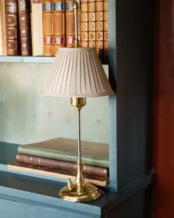 Karlskrona Lampfabrik Bordslampor|Bordslampor I Mässing|Bordslampa - Stiernstedt mässing, beige skärm
