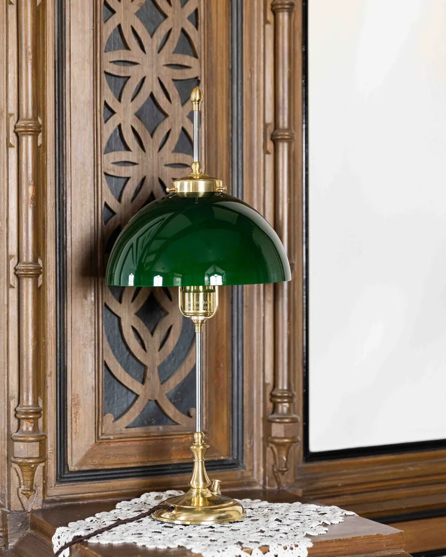 Karlskrona Lampfabrik Bordslampor|Bordslampor I Mässing|Bordslampa - Swedenborg mässing, grön skärm