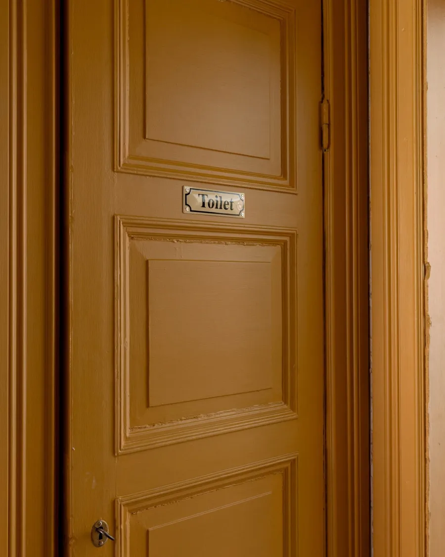 Emaljehuset Emaljskyltar|Emaljskyltar & Dörrskyltar|Emaljskylt - Toilet vit/svart