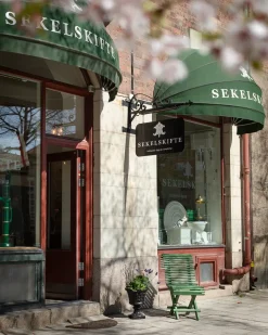 Kulturjern AB Inredning I Gjutjärn|Gjutjärnsurnor|Gjutjärnsurna - Trädgårdsurna Uppland