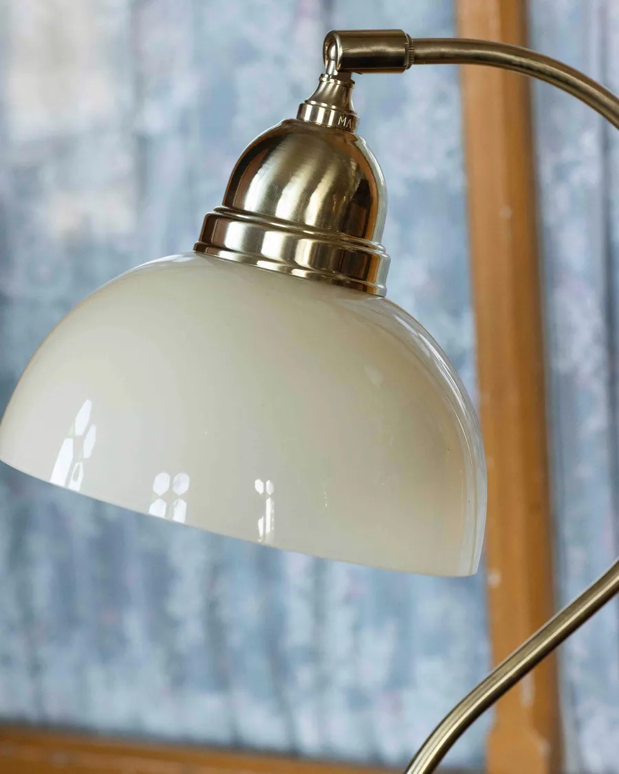 Karlskrona Lampfabrik Lampskärmar I Glas|Halvsfär d170 (f60/Benvit)