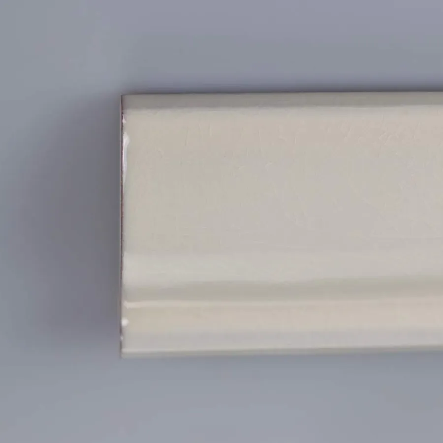 Cevica S.L. Bröstlister|Cremevitt Kakel|Kakel Mayfair - Krackelerad antikvit bröstlist 5 x 13 cm blank, lätt vågigt