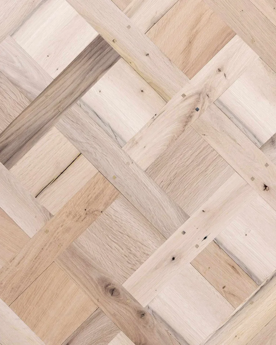 Seastone South AB Ekgolv – Massiv & Återvunnen Ek|Ekgolv|Panelgolv Versailles - Återvunnen antik ek 23x1000x1000 mm