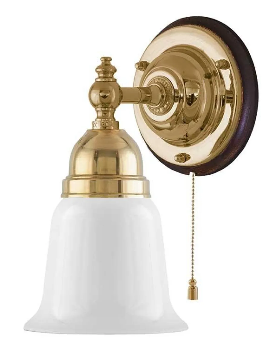 Karlskrona Lampfabrik Vägglampor Med Glaskupa|Vägglampor I Mässing|Vägglampa - Adelborg mässing, opalvit klocka