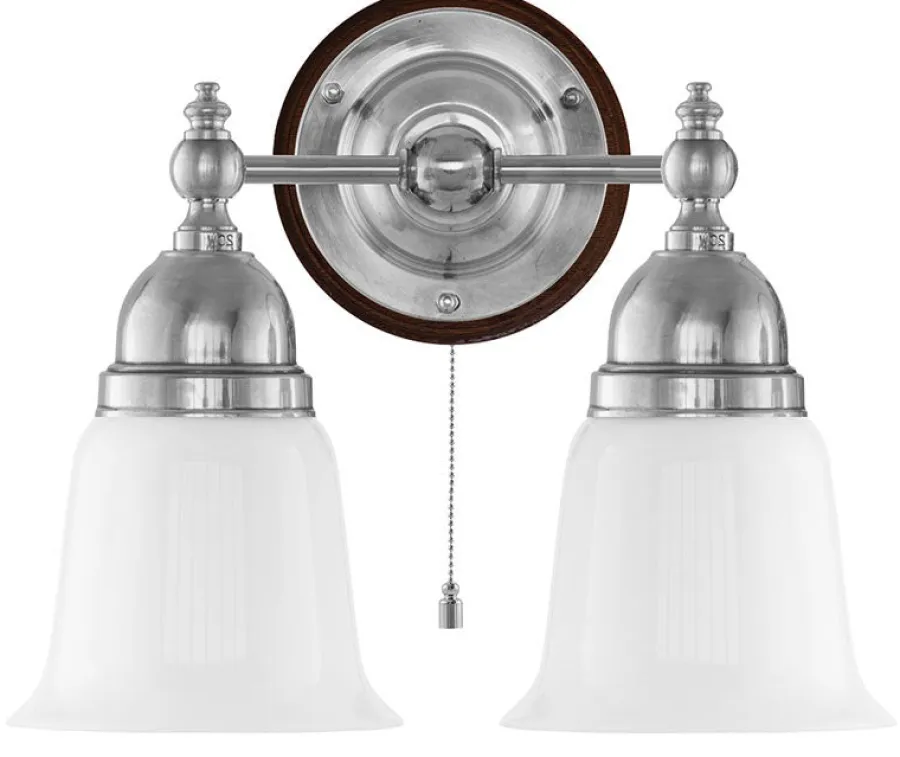 Karlskrona Lampfabrik Vägglampor I Nickel|Vägglampor Med Två Armar|Vägglampa - Bergman nickel, opalvit klocka