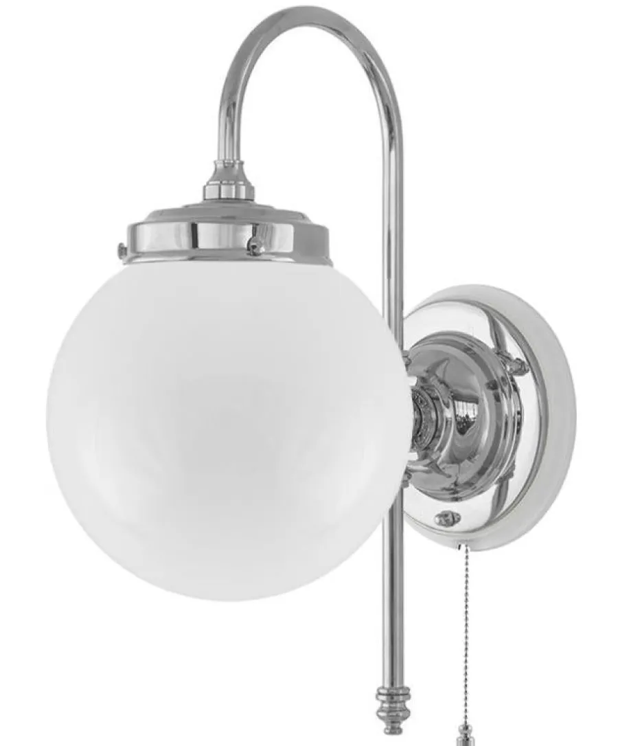 Karlskrona Lampfabrik Vägglampor I Nickel|Vägglampor Med Glaskupa|Vägglampa - Blomberg 80 nickel, klot opalvit