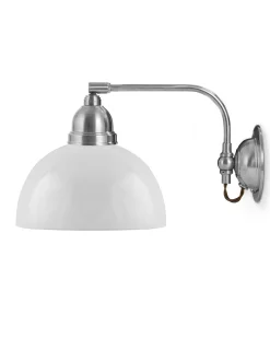 Karlskrona Lampfabrik Vägglampor I Nickel|Vägglampor Med Glaskupa|Vägglampa - Gripenberg nickel, opalvit halvsfär, brun