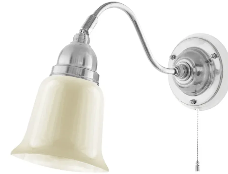 Karlskrona Lampfabrik Vägglampor I Nickel|Vägglampor Med Glaskupa|Vägglampa - Runeberg nickel, benvit klocka