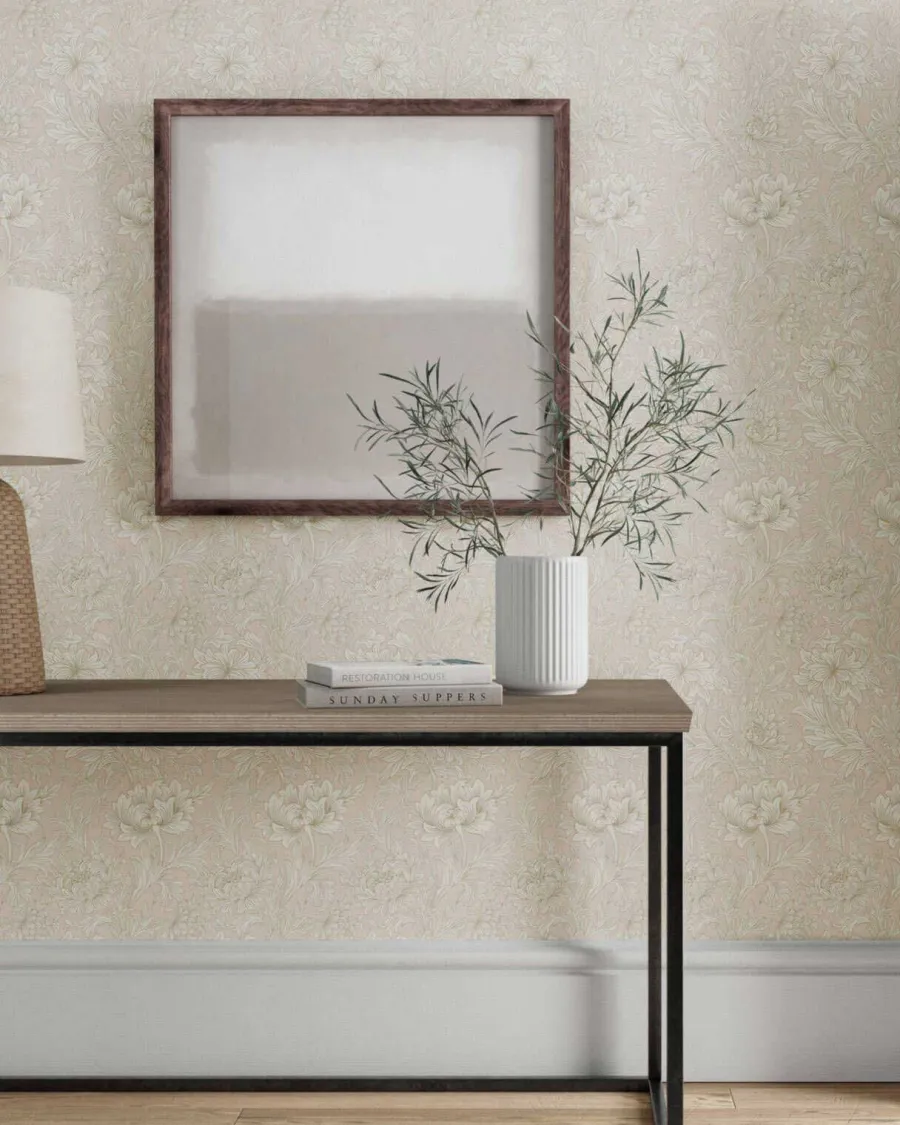 Sanderson Design Group Brands Ltd Mönstrade Tapeter|Blommiga Tapeter|William Morris & Co. Tapet - Chrysanthemum Toile Eggshell/Gold
