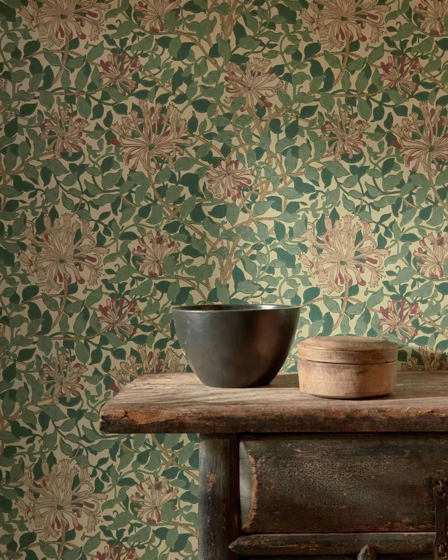 Sanderson Design Group Brands Ltd Mönstrade Tapeter|Blommiga Tapeter|William Morris & Co. Tapet - Honeysuckle Green/Beige/Pink
