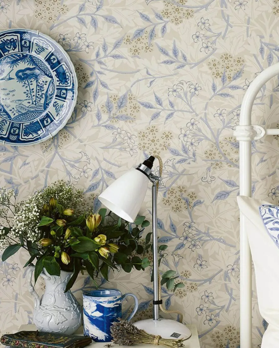 Sanderson Design Group Brands Ltd Mönstrade Tapeter|Blommiga Tapeter|William Morris & Co. Tapet - Jasmine Ecru/Woad