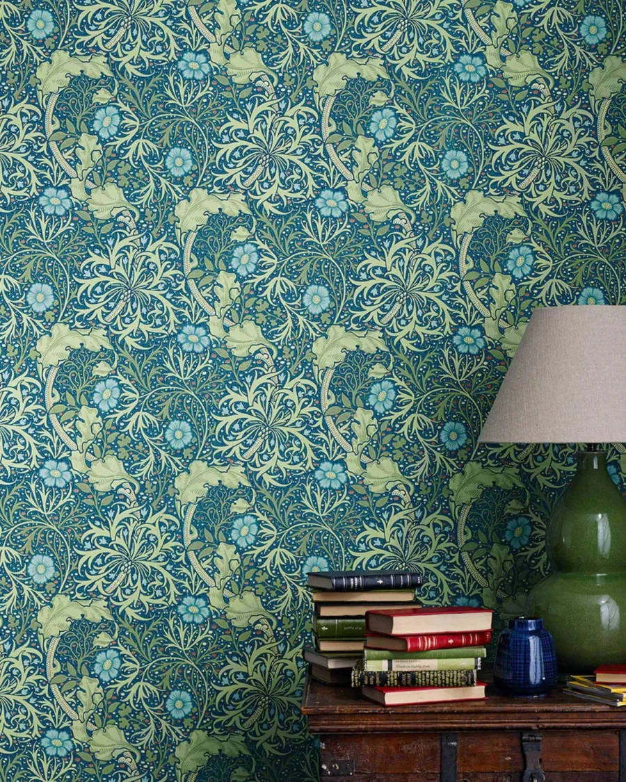 Sanderson Design Group Brands Ltd Mönstrade Tapeter|Blommiga Tapeter|William Morris & Co. Tapet - Morris Seaweed Red/Gold