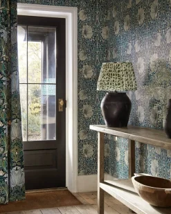 Sanderson Design Group Brands Ltd Mönstrade Tapeter|Blommiga Tapeter|William Morris & Co. Tapet - Pimpernel Midnight/Opal