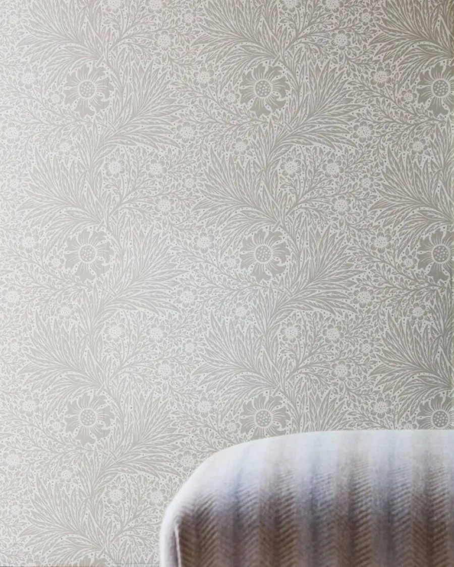 Sanderson Design Group Brands Ltd Mönstrade Tapeter|William Morris & Co - Tapeter|William Morris & Co. Tapet - Pure Marigold Soft Gilver