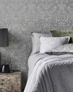 Sanderson Design Group Brands Ltd Mönstrade Tapeter|William Morris & Co - Tapeter|William Morris & Co. Tapet - Pure Strawberry Thief Taupe/Gilver
