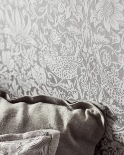Sanderson Design Group Brands Ltd Mönstrade Tapeter|William Morris & Co - Tapeter|William Morris & Co. Tapet - Pure Strawberry Thief Taupe/Gilver