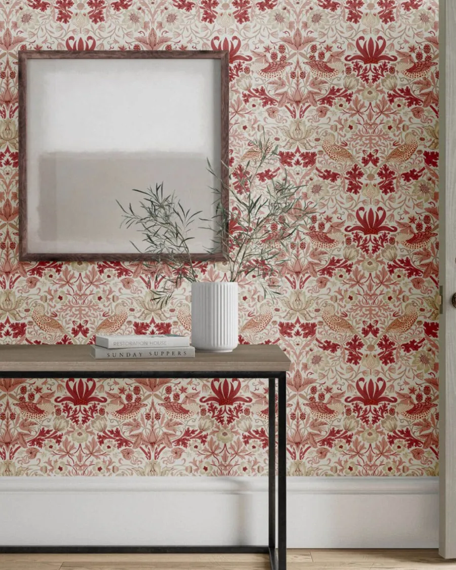 Sanderson Design Group Brands Ltd Mönstrade Tapeter|Blommiga Tapeter|William Morris & Co. Tapet - Simply Strawberry Thief madder