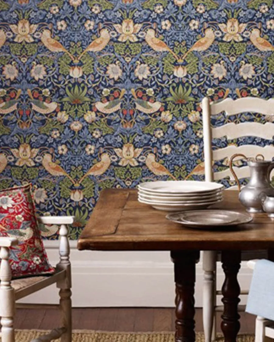 Sanderson Design Group Brands Ltd Mönstrade Tapeter|Blommiga Tapeter|William Morris & Co. Tapet - Strawberry Thief chocolate/slate