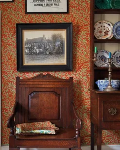 Sanderson Design Group Brands Ltd Mönstrade Tapeter|Blommiga Tapeter|William Morris & Co. Tapet - Willow Boughs Tomato/Olive